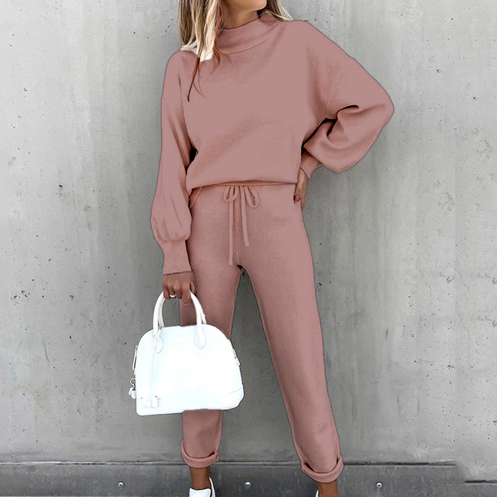 thumbnail image 2 of Traje pantalón de felpa para mujer: blusa con capucha, diseño con bolsillos, poliéster, conjunto informal liso, 2 of 8